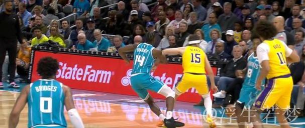 布里奇斯手感火热弧顶三分再中，单节狂揽16分